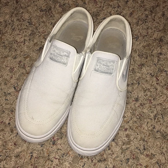 white nike shoes slip ons
